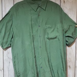 Robert Stock 100% silk Medium mens SS button shirt